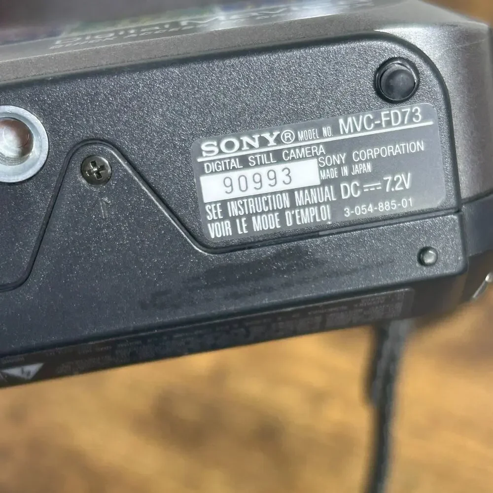 Sony Digital Camera Mavica MVC-FD73 0.4MP Silver Battery Charger WORKING